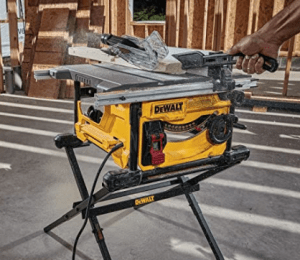 scie sur table dewalt chantier